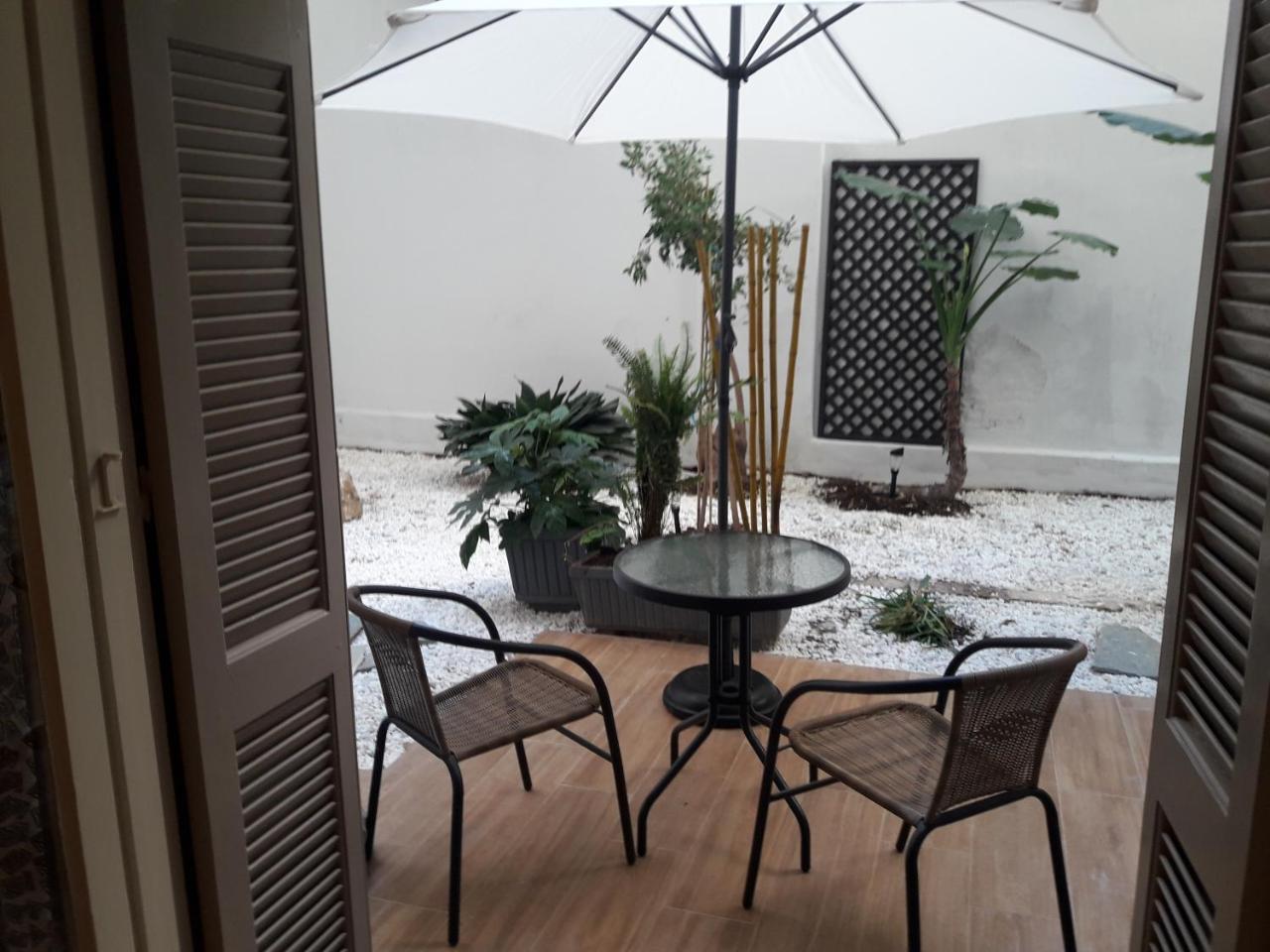 Studio Posh With Garden In Kolonaki Athén Kültér fotó